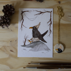 Coffret – Illustration + pendentif – Coco le corbeau